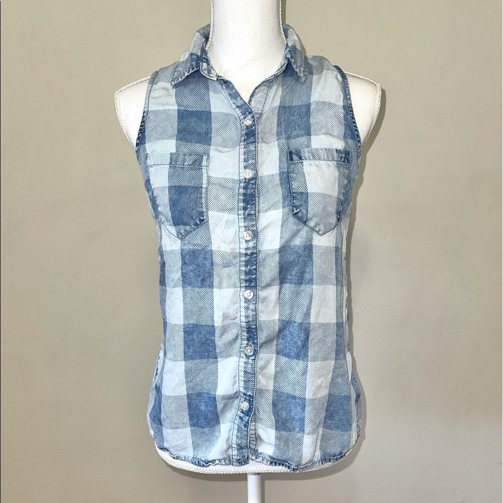 Love Fire Sleeveless Boho Lightweight Plaid Blue Button Down Size S High-Low Top